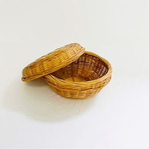 Vintage Small Wicker Woven Natural Boho Storage Basket With Lid